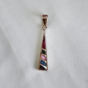 Alternative view of Dije Colgante Mosaico Andino en Plata ley 950 | Geometría Colorida y Estela