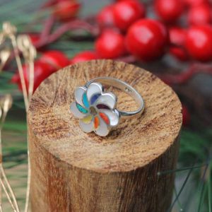 Alternative view of Anillo Regulable T'ika Illariy (Flor del Amanecer)