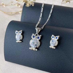 Set de Aretes y Dije de Búho en Plata Ley 950 con Zircón
