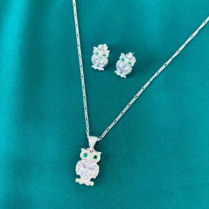 Alternative view of Set de Aretes y Dije de Búho en Plata Ley 950 con Zircón