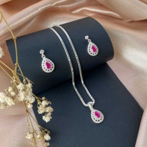 Set de Aretes y Dije de Gota en Circón y plata ley 925