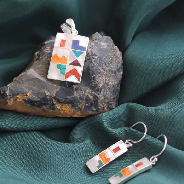 Set de Aretes y Dije Qhapaq Ñan