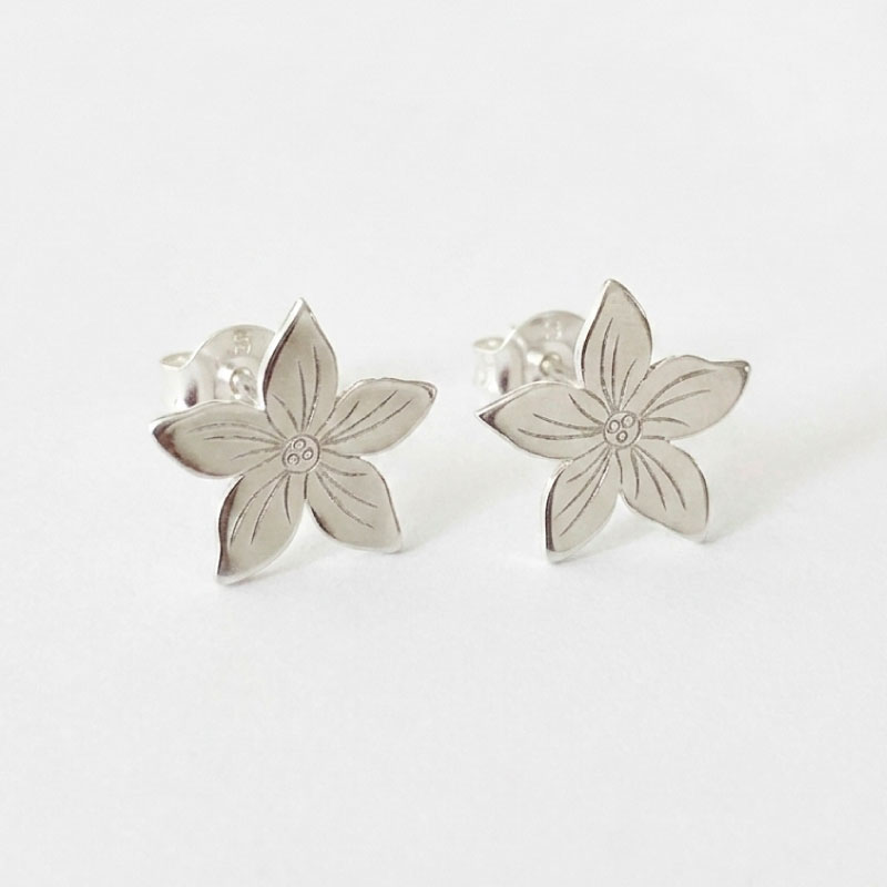Aretes Flor de Jazmín en Plata Ley 925 | Broqueles Botánicos Minimalistas para Dama - Imagen 3