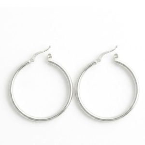 Argollas atemporales Lisas de 2.5 cm en Plata Ley 925 | Aros medianos de Plata Pulida | Joyería de Tendencia Atemporal