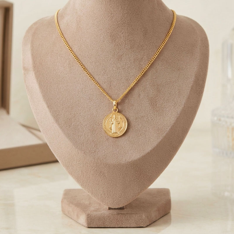 Dije Medalla de San Benito en Plata 925 con Baño de Oro 18K | Medalla religiosa y de Protección Espiritual - Imagen 3