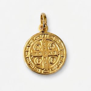 Alternative view of Dije Medalla de San Benito en Plata 925 con Baño de Oro 18K | Medalla religiosa y de Protección Espiritual