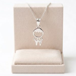 Dije Silueta de Niño en Plata Ley 925 | Colgante de Niño Calado para Mamá y Papá