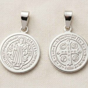 Alternative view of Medalla Sacra San Benito en Plata Ley 950 | Dije Religioso Doble Faz de Protección | Medalla de San Benito Acuñada Fina