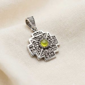 Dije Chacana Calendario Inca en Plata Ley 950 con Piedra Verde | Colgante Cruz Andina Pavonada | Amuleto de Protección Peruano